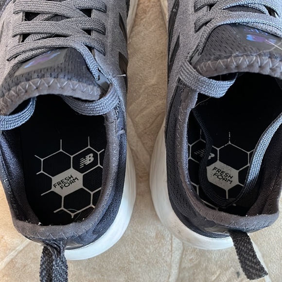 Womens New Balance Shoes - Picture 5 of 6